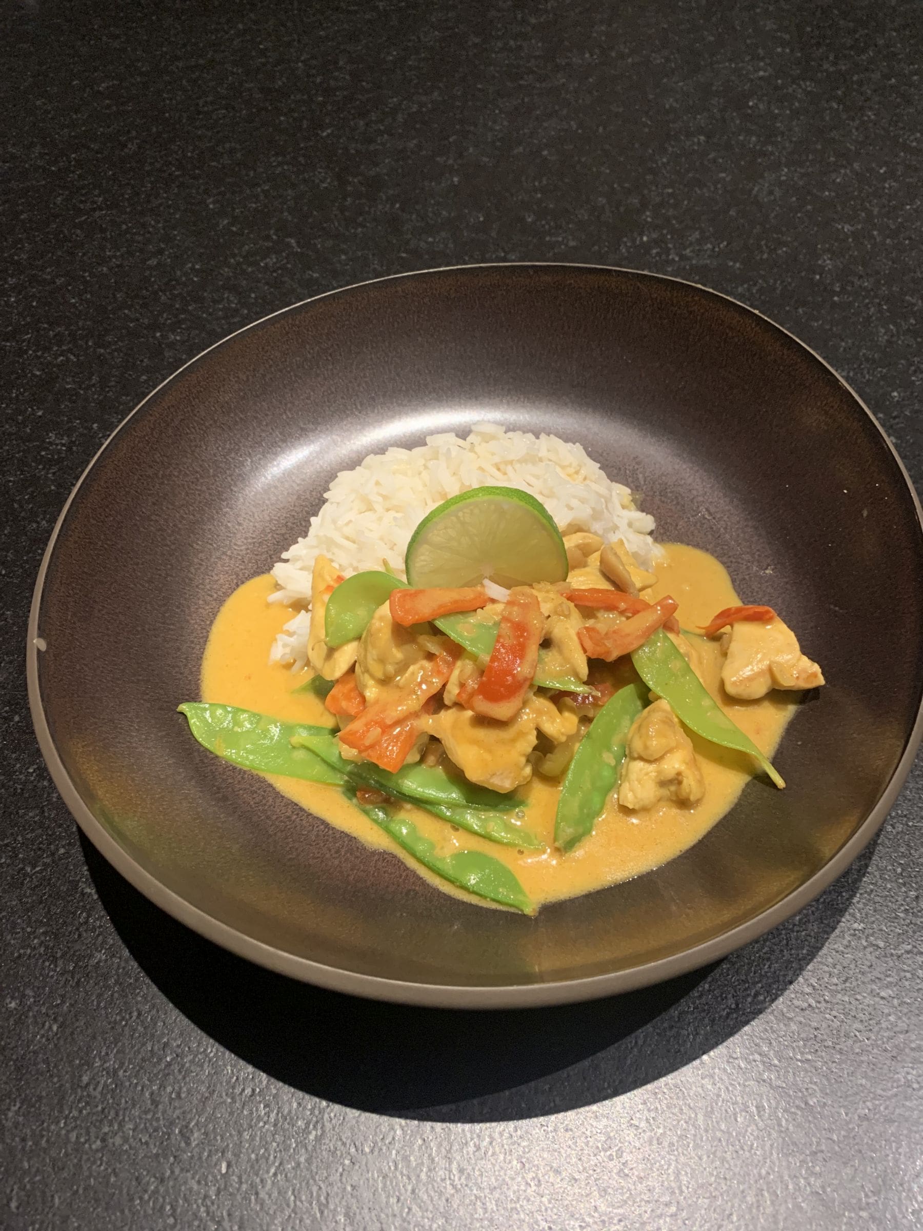 Asia Kokos Curry mit Hühnchen | Menafit